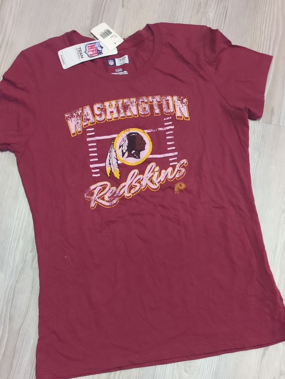 NWT Washington Redskins NFL Womens Large Burgundy Graphic T Shirt